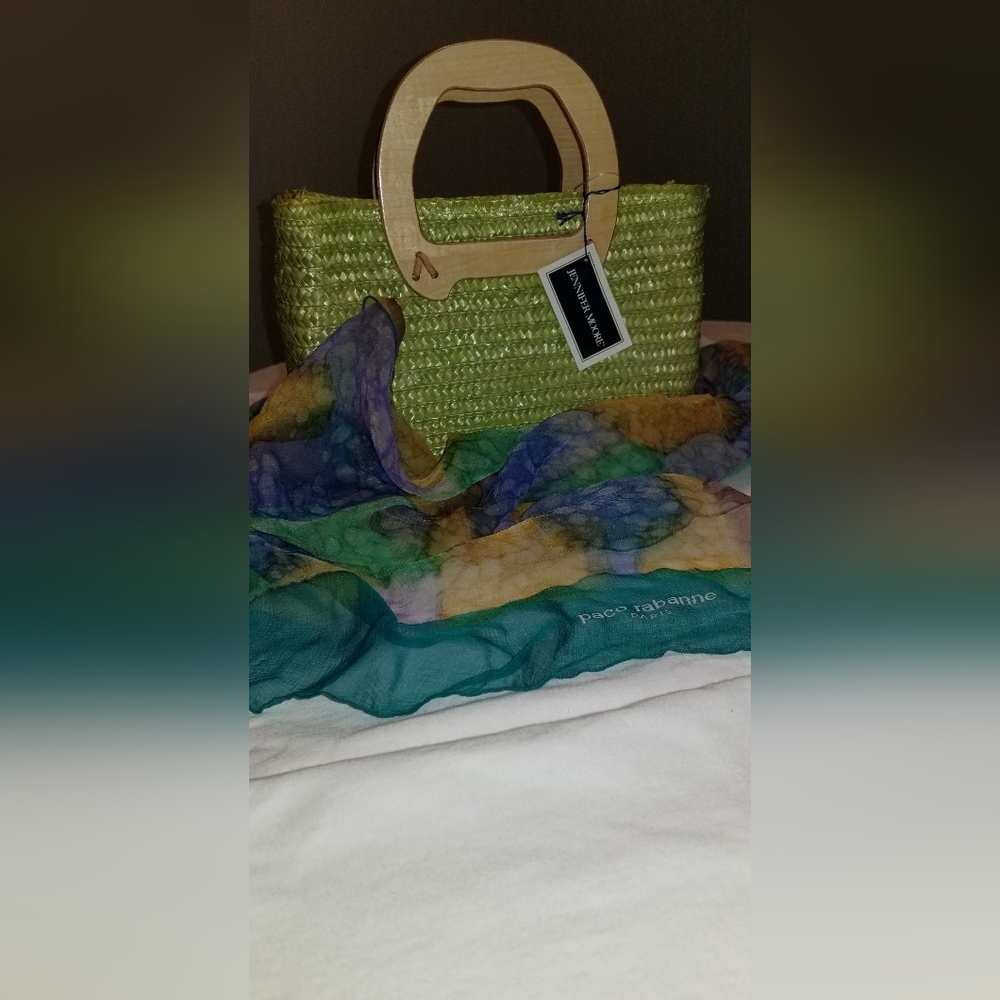 Beautiful weaved lime green hand held bag.